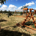 Brinquedos do playground do empreendimento Alto Santo Antônio